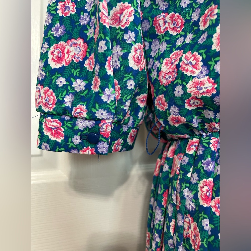 Breli Originals Vintage Floral Pleated Dress with Lace Collar - Picture 9 of 12
